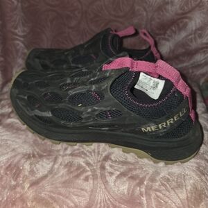 Merrell Kids Black and Pink Water Shoes